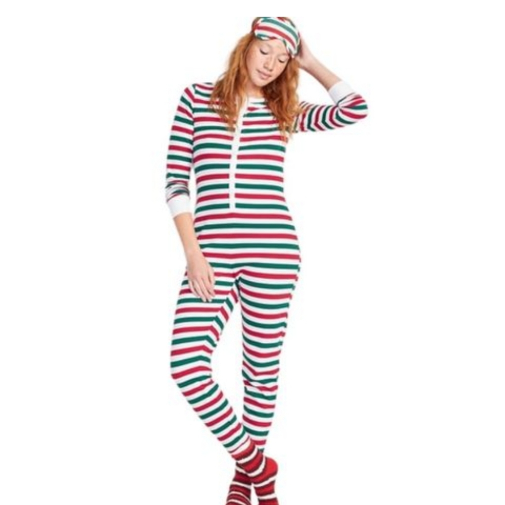 🎄NWT Old Navy Christmas Thermal Womens One piece pajamas Med